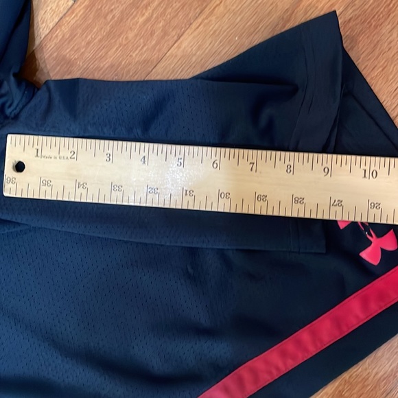 Under Armour Mens Shorts Size Xl loose Fit Red Black Pockets Heat Gear - Picture 9 of 11